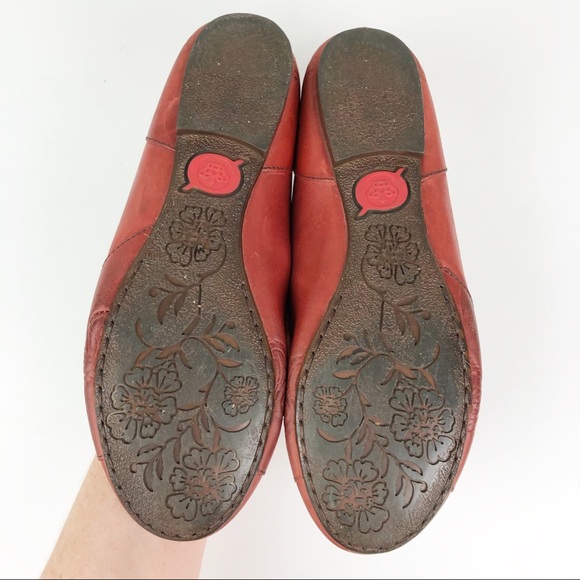 Born Shoes Born Paulette Embossed Leather Flats Size 7
